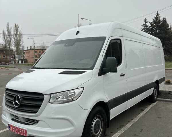 Білий Мерседес Sprinter, об'ємом двигуна 0 л та пробігом 200 тис. км за 40000 $, фото 2 на Automoto.ua