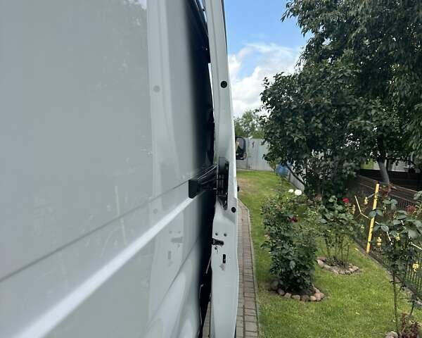 Белый Мерседес Sprinter, объемом двигателя 2 л и пробегом 244 тыс. км за 29800 $, фото 17 на Automoto.ua