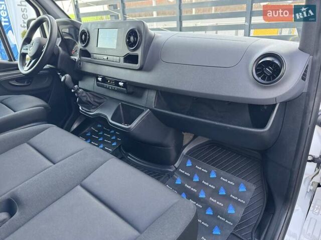 Белый Мерседес Sprinter, объемом двигателя 2.2 л и пробегом 251 тыс. км за 28500 $, фото 30 на Automoto.ua