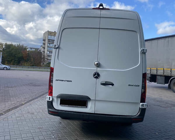 Білий Мерседес Sprinter, об'ємом двигуна 2.14 л та пробігом 348 тис. км за 24200 $, фото 9 на Automoto.ua