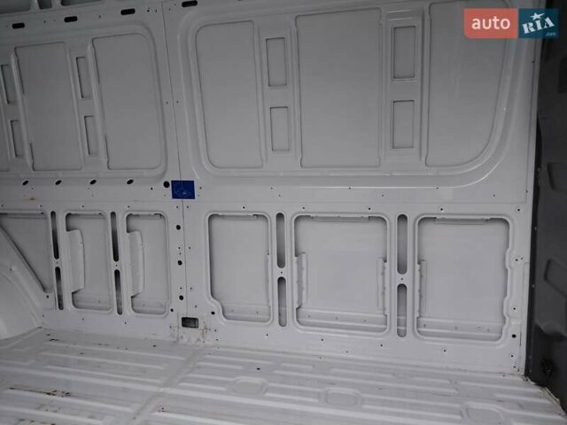 Белый Мерседес Sprinter, объемом двигателя 0 л и пробегом 207 тыс. км за 22600 $, фото 18 на Automoto.ua