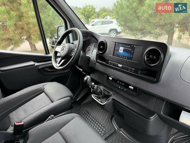 Белый Мерседес Sprinter, объемом двигателя 2 л и пробегом 240 тыс. км за 25999 $, фото 44 на Automoto.ua