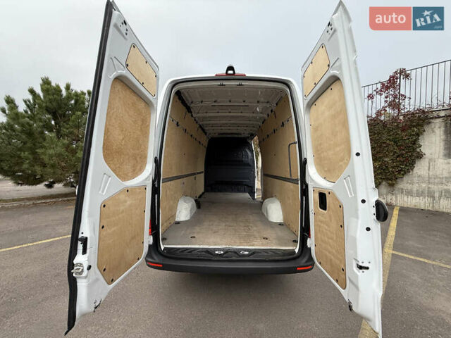 Белый Мерседес Sprinter, объемом двигателя 2 л и пробегом 240 тыс. км за 25999 $, фото 69 на Automoto.ua