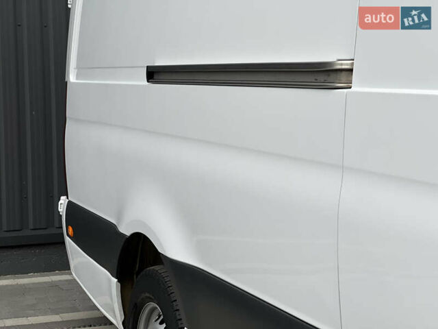 Белый Мерседес Sprinter, объемом двигателя 2.2 л и пробегом 253 тыс. км за 24700 $, фото 53 на Automoto.ua