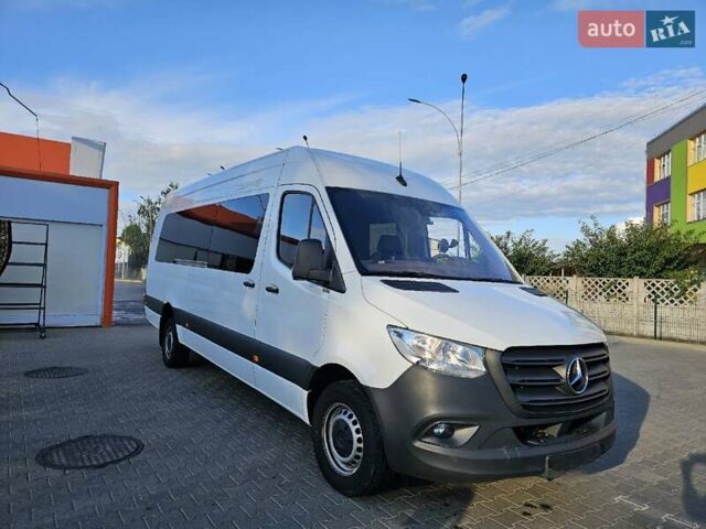 Белый Мерседес Sprinter, объемом двигателя 2.99 л и пробегом 290 тыс. км за 65000 $, фото 4 на Automoto.ua