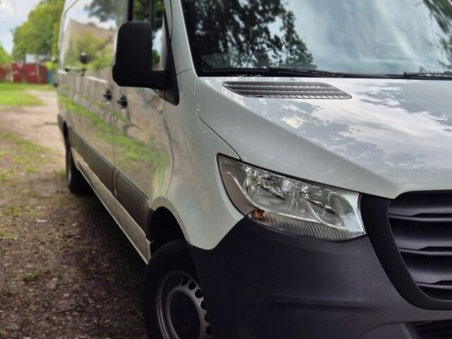 Белый Мерседес Sprinter, объемом двигателя 0 л и пробегом 250 тыс. км за 23900 $, фото 1 на Automoto.ua