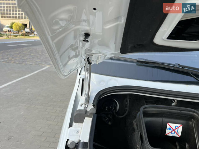 Белый Мерседес Sprinter, объемом двигателя 2 л и пробегом 111 тыс. км за 25999 $, фото 15 на Automoto.ua