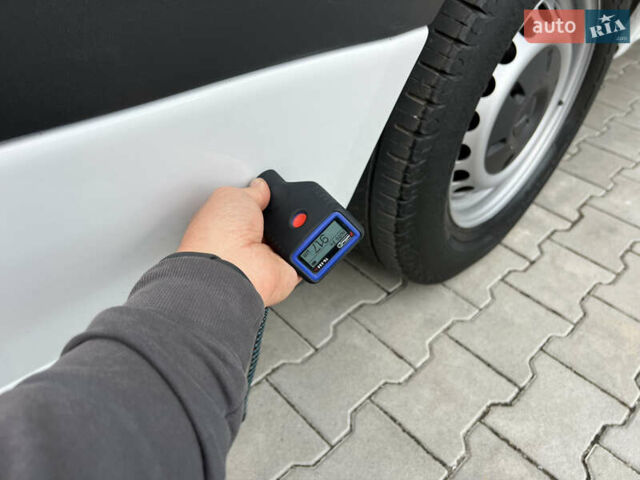 Белый Мерседес Sprinter, объемом двигателя 2.2 л и пробегом 253 тыс. км за 24700 $, фото 192 на Automoto.ua