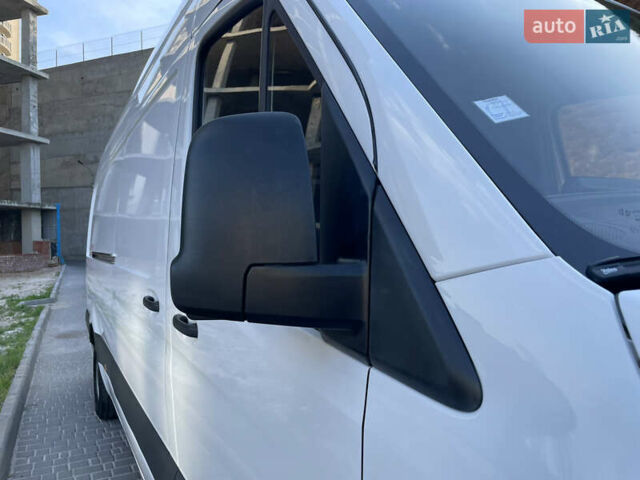 Белый Мерседес Sprinter, объемом двигателя 2.2 л и пробегом 298 тыс. км за 25600 $, фото 27 на Automoto.ua
