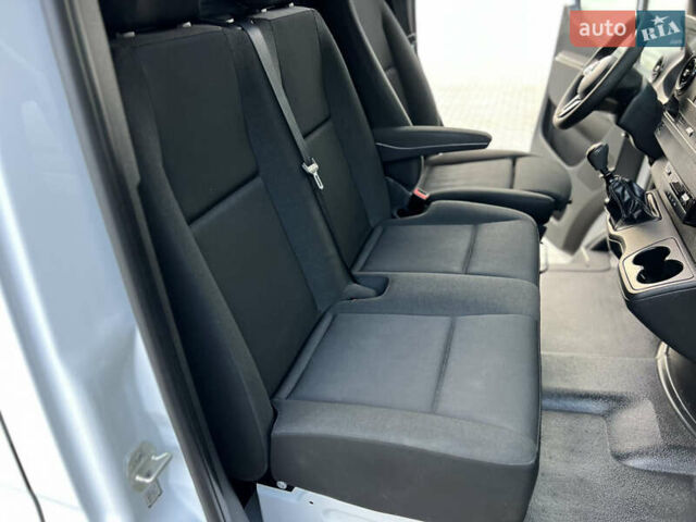 Белый Мерседес Sprinter, объемом двигателя 2.2 л и пробегом 253 тыс. км за 24700 $, фото 130 на Automoto.ua