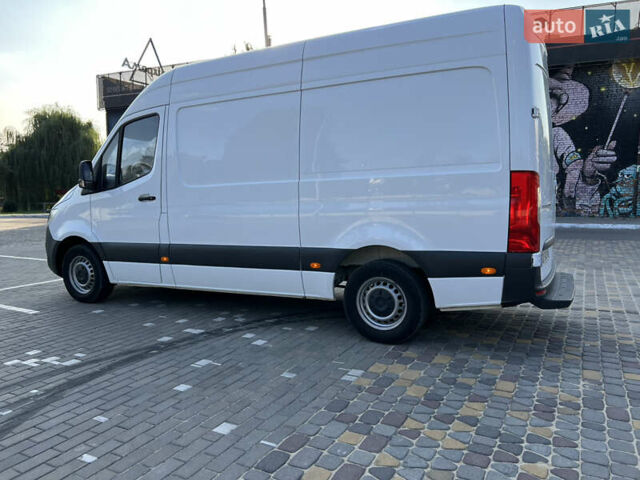 Белый Мерседес Sprinter, объемом двигателя 2 л и пробегом 111 тыс. км за 25999 $, фото 3 на Automoto.ua