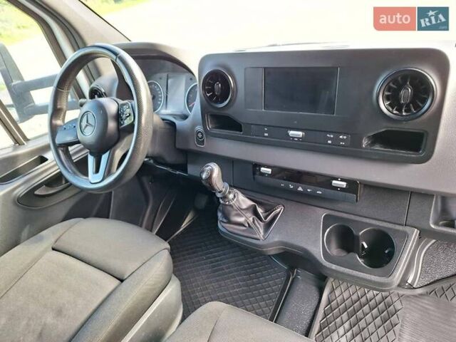 Белый Мерседес Sprinter, объемом двигателя 2.99 л и пробегом 220 тыс. км за 39800 $, фото 24 на Automoto.ua
