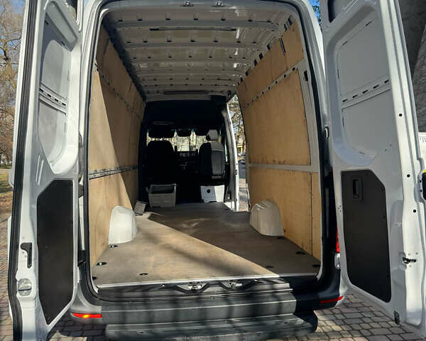 Белый Мерседес Sprinter, объемом двигателя 2.99 л и пробегом 200 тыс. км за 45500 $, фото 17 на Automoto.ua