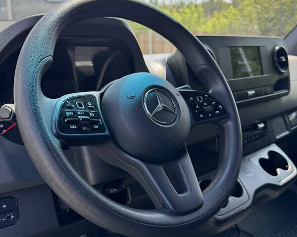 Білий Мерседес Sprinter, об'ємом двигуна 2.99 л та пробігом 273 тис. км за 49898 $, фото 16 на Automoto.ua