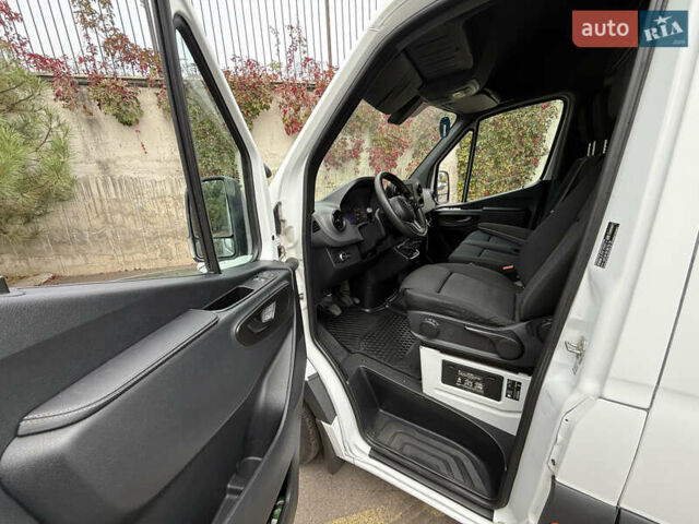 Белый Мерседес Sprinter, объемом двигателя 2 л и пробегом 240 тыс. км за 25999 $, фото 33 на Automoto.ua