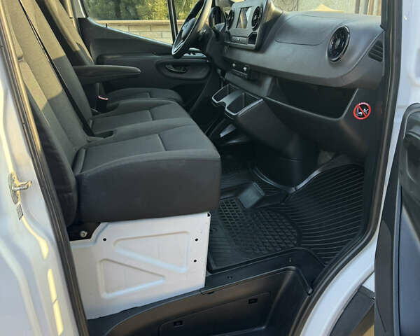Белый Мерседес Sprinter, объемом двигателя 3 л и пробегом 222 тыс. км за 40300 $, фото 24 на Automoto.ua