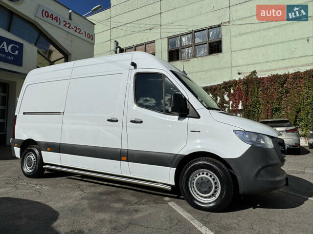 Белый Мерседес Sprinter, объемом двигателя 2 л и пробегом 70 тыс. км за 22400 $, фото 4 на Automoto.ua