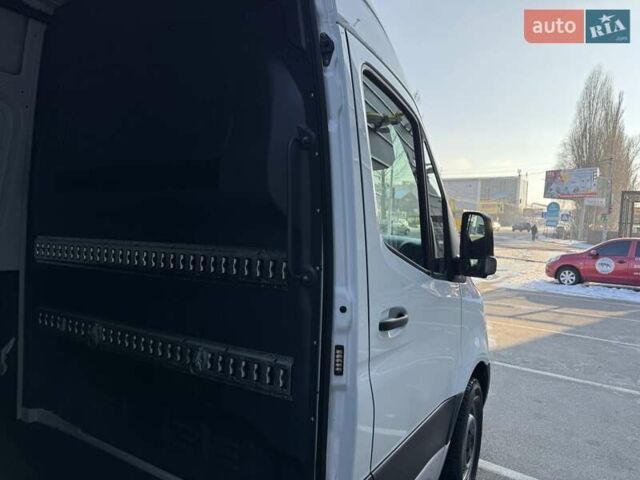 Белый Мерседес Sprinter, объемом двигателя 2.2 л и пробегом 198 тыс. км за 23950 $, фото 41 на Automoto.ua