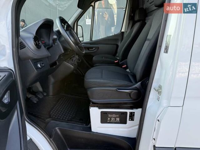 Белый Мерседес Sprinter, объемом двигателя 2.2 л и пробегом 198 тыс. км за 23950 $, фото 20 на Automoto.ua
