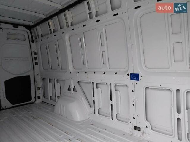 Белый Мерседес Sprinter, объемом двигателя 0 л и пробегом 207 тыс. км за 22600 $, фото 17 на Automoto.ua