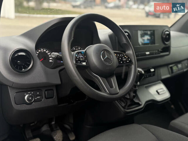 Белый Мерседес Sprinter, объемом двигателя 2.2 л и пробегом 285 тыс. км за 27000 $, фото 1 на Automoto.ua
