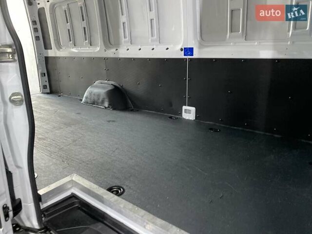 Белый Мерседес Sprinter, объемом двигателя 2.08 л и пробегом 140 тыс. км за 29450 $, фото 31 на Automoto.ua