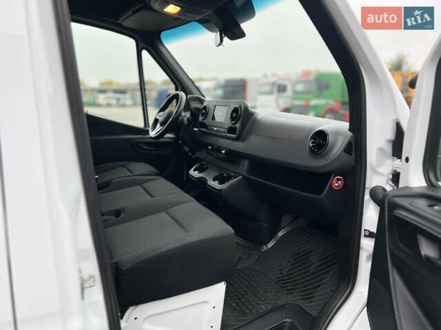 Белый Мерседес Sprinter, объемом двигателя 2 л и пробегом 237 тыс. км за 25499 $, фото 14 на Automoto.ua