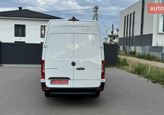Белый Мерседес Sprinter, объемом двигателя 1.95 л и пробегом 241 тыс. км за 25900 $, фото 7 на Automoto.ua