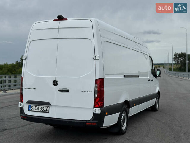Белый Мерседес Sprinter, объемом двигателя 2.2 л и пробегом 299 тыс. км за 25900 $, фото 9 на Automoto.ua