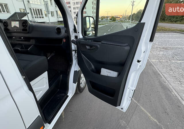 Белый Мерседес Sprinter, объемом двигателя 0 л и пробегом 239 тыс. км за 25900 $, фото 44 на Automoto.ua