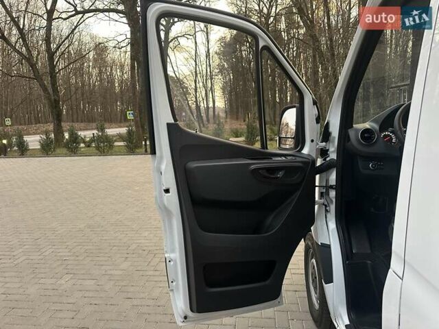 Белый Мерседес Sprinter, объемом двигателя 2 л и пробегом 244 тыс. км за 29300 $, фото 7 на Automoto.ua