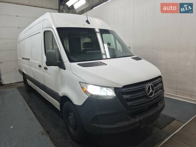 Белый Мерседес Sprinter, объемом двигателя 3 л и пробегом 1 тыс. км за 25999 $, фото 2 на Automoto.ua