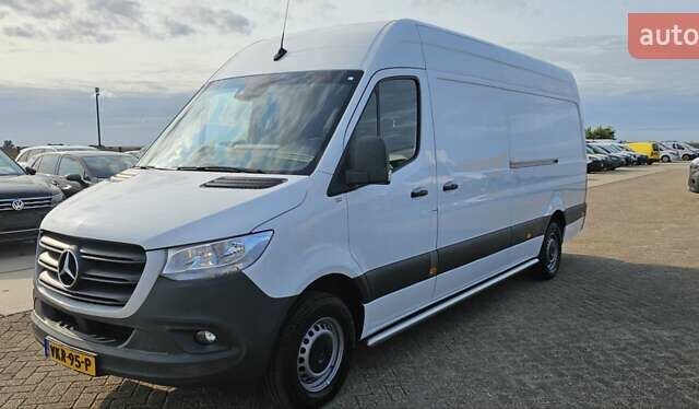 Белый Мерседес Sprinter, объемом двигателя 2 л и пробегом 275 тыс. км за 27900 $, фото 1 на Automoto.ua