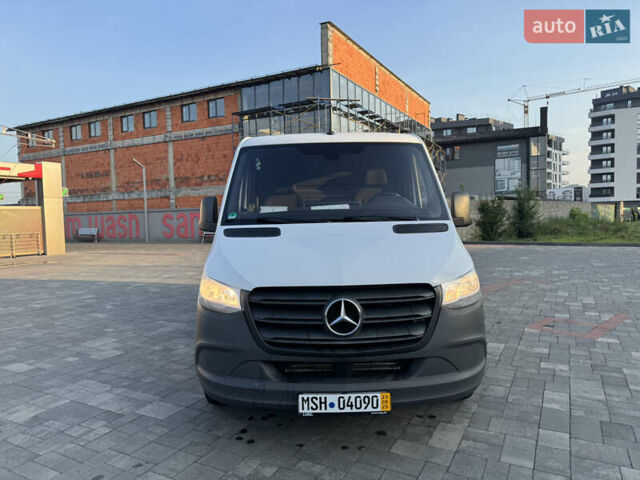 Білий Мерседес Sprinter, об'ємом двигуна 2.14 л та пробігом 332 тис. км за 21863 $, фото 6 на Automoto.ua