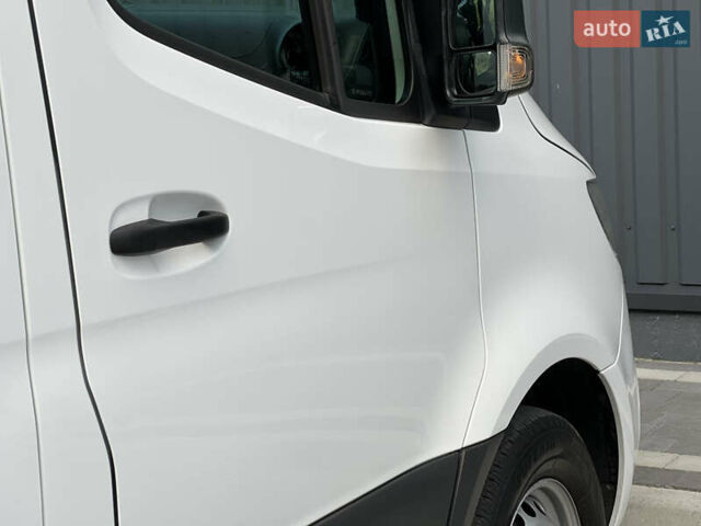 Белый Мерседес Sprinter, объемом двигателя 2.2 л и пробегом 253 тыс. км за 24700 $, фото 76 на Automoto.ua
