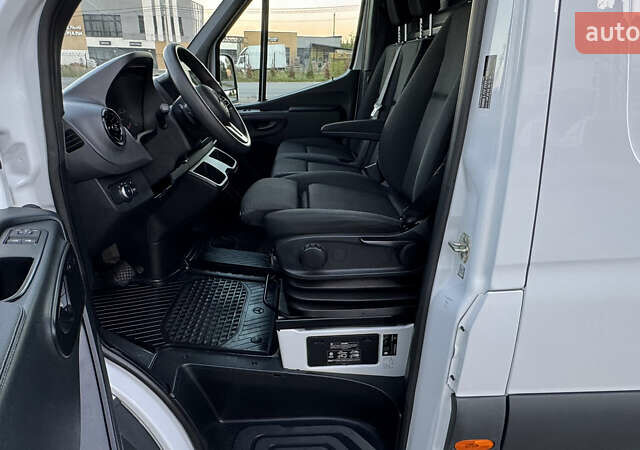 Белый Мерседес Sprinter, объемом двигателя 0 л и пробегом 239 тыс. км за 25900 $, фото 24 на Automoto.ua