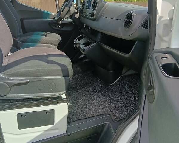 Білий Мерседес Sprinter, об'ємом двигуна 0 л та пробігом 227 тис. км за 25600 $, фото 19 на Automoto.ua