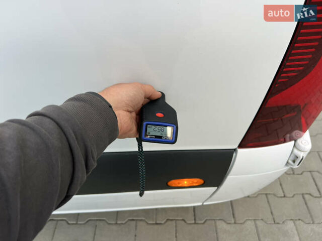 Белый Мерседес Sprinter, объемом двигателя 2.2 л и пробегом 253 тыс. км за 24700 $, фото 176 на Automoto.ua