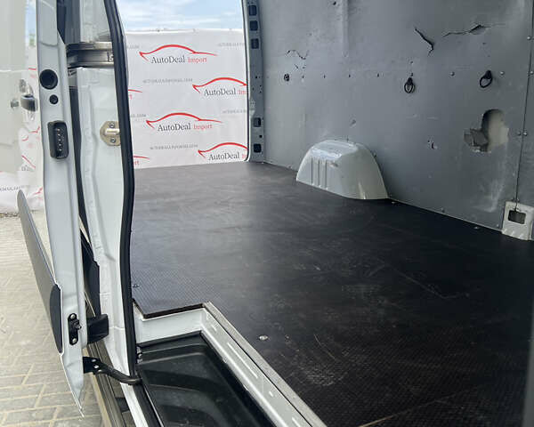 Белый Мерседес Sprinter, объемом двигателя 2 л и пробегом 246 тыс. км за 26650 $, фото 16 на Automoto.ua