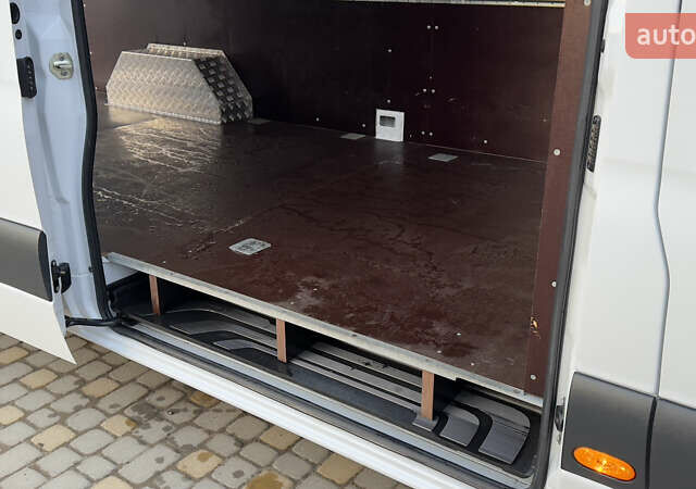 Белый Мерседес Sprinter, объемом двигателя 2.2 л и пробегом 257 тыс. км за 29039 $, фото 20 на Automoto.ua