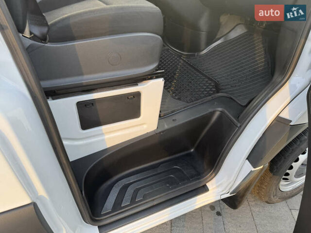 Білий Мерседес Sprinter, об'ємом двигуна 2.14 л та пробігом 332 тис. км за 21863 $, фото 28 на Automoto.ua