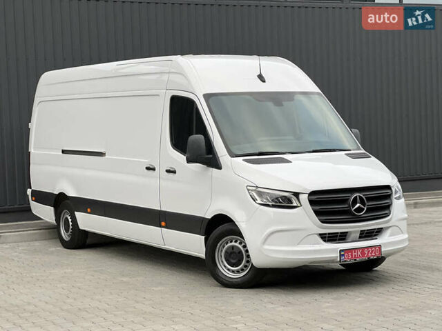 Белый Мерседес Sprinter, объемом двигателя 2.2 л и пробегом 253 тыс. км за 24700 $, фото 5 на Automoto.ua