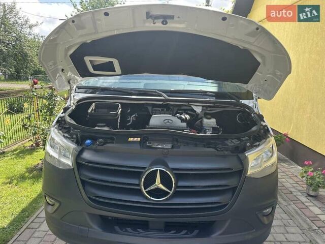 Белый Мерседес Sprinter, объемом двигателя 2 л и пробегом 244 тыс. км за 27653 $, фото 42 на Automoto.ua