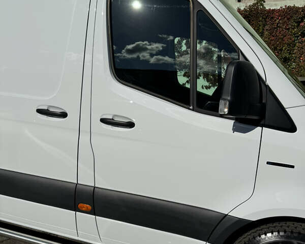 Белый Мерседес Sprinter, объемом двигателя 2 л и пробегом 70 тыс. км за 22400 $, фото 30 на Automoto.ua
