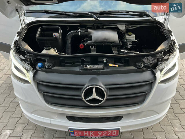 Белый Мерседес Sprinter, объемом двигателя 2.2 л и пробегом 253 тыс. км за 24700 $, фото 157 на Automoto.ua