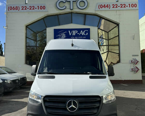 Белый Мерседес Sprinter, объемом двигателя 2 л и пробегом 70 тыс. км за 22400 $, фото 2 на Automoto.ua