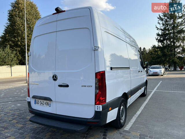 Белый Мерседес Sprinter, объемом двигателя 2 л и пробегом 111 тыс. км за 25999 $, фото 6 на Automoto.ua