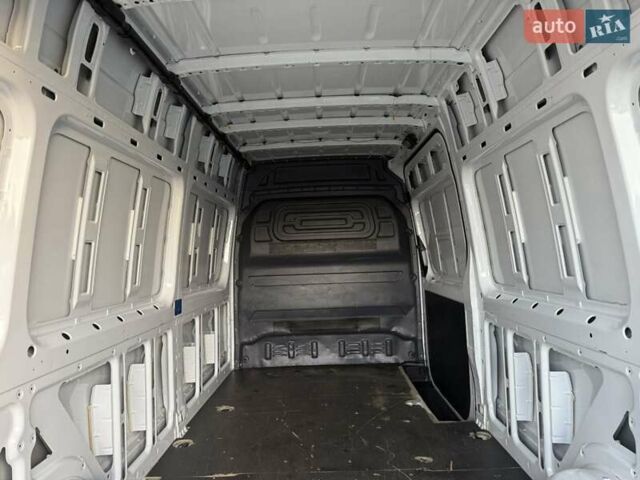 Белый Мерседес Sprinter, объемом двигателя 2 л и пробегом 311 тыс. км за 23900 $, фото 5 на Automoto.ua