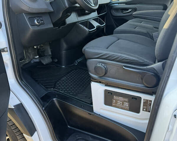 Белый Мерседес Sprinter, объемом двигателя 3 л и пробегом 222 тыс. км за 40300 $, фото 31 на Automoto.ua