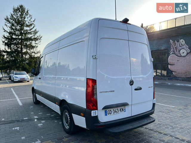 Белый Мерседес Sprinter, объемом двигателя 2 л и пробегом 111 тыс. км за 25999 $, фото 4 на Automoto.ua